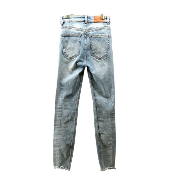 Zara High Rise Skinny Jean Womens Size 2 Blue Light Wash Frayed Hem Stretch - Picture 2 of 10